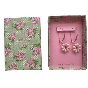 Betsey Johnson Spring Chick Pink Resin Daisy Drop Earrings Crystal Accents NIB